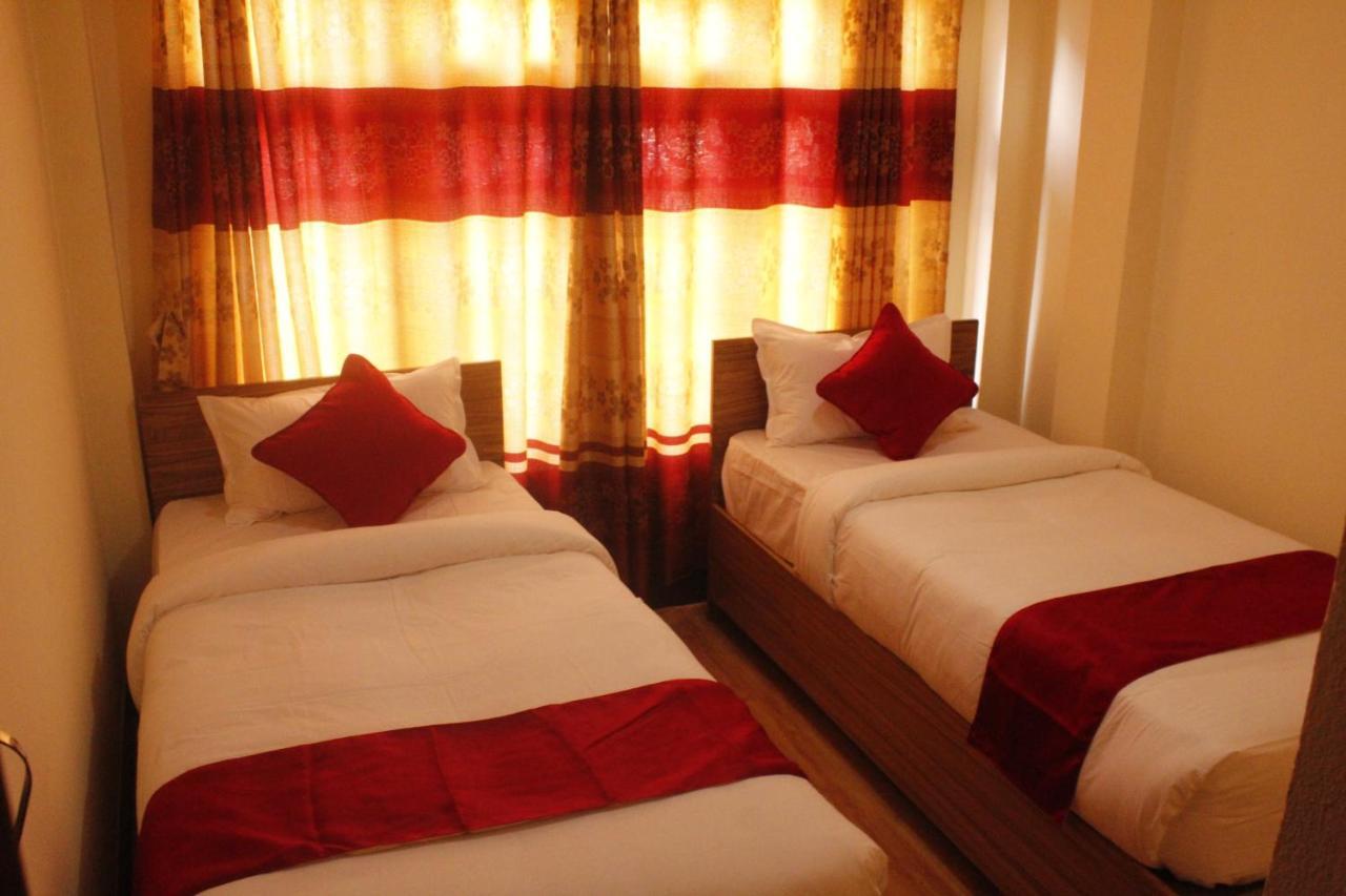 Mountain Backpackers Hostel Катманду Екстер'єр фото